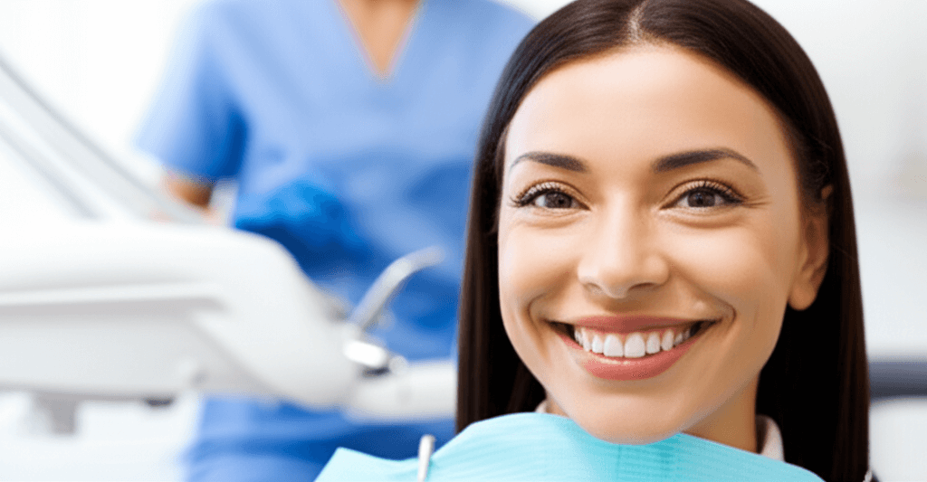 Sonrisa perfecta después de ortodoncia invisible en Las Palmas de Gran Canaria